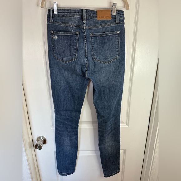 Judy Blue Women’s Loveland Midrise Tummy Control Distressed Skinny Jeans - Picture 4 of 9